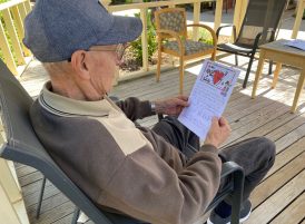 Aged care homes keeping residents connected to their community with pen pal programs and ‘virtual’ hugs